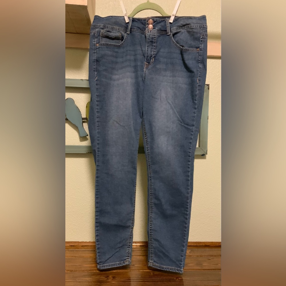 Angels forever young curvy skinny jeans.